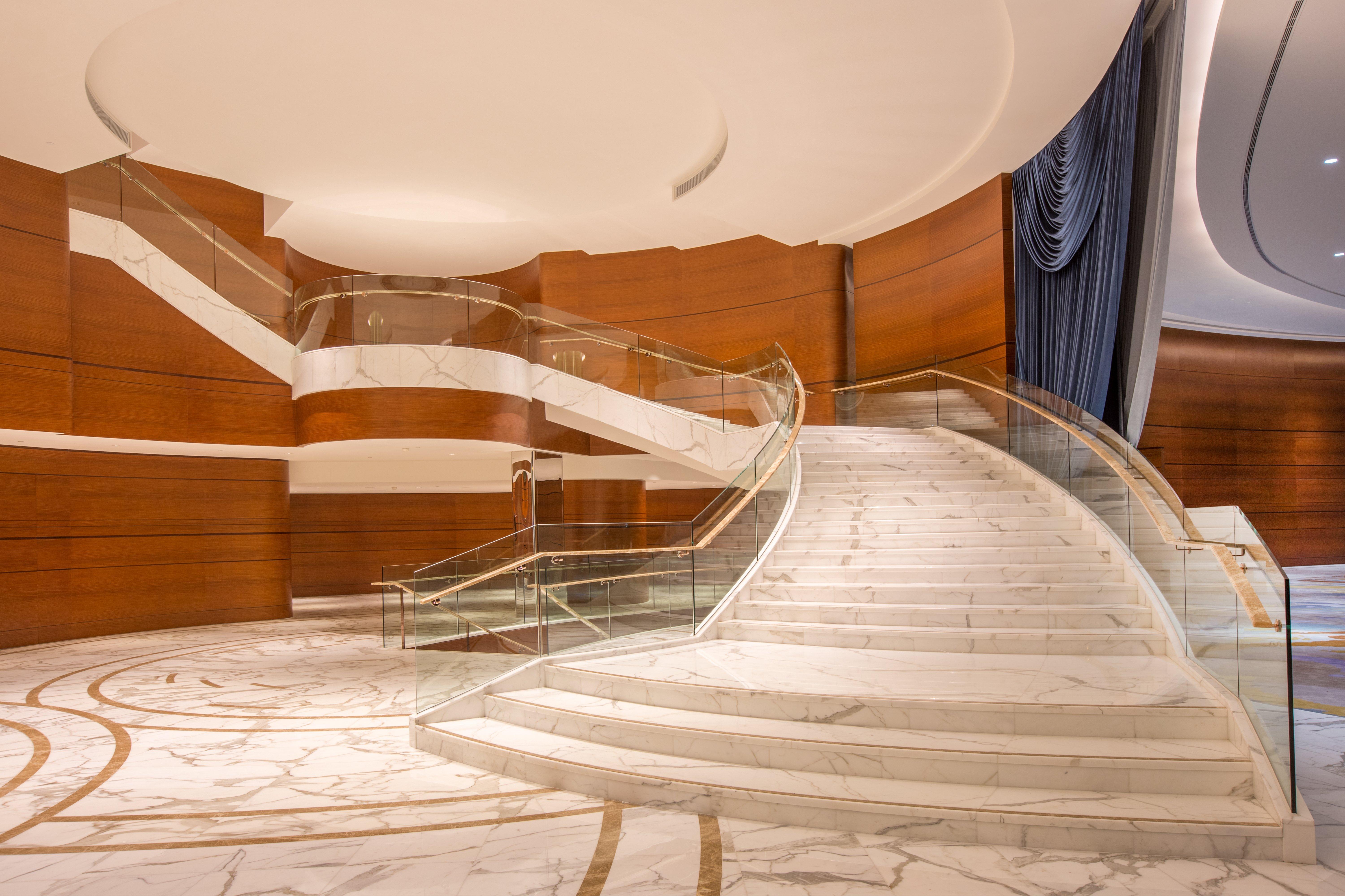 Crowne Plaza Macau By Ihg Hotel Ngoại thất bức ảnh The staircase of the main hall