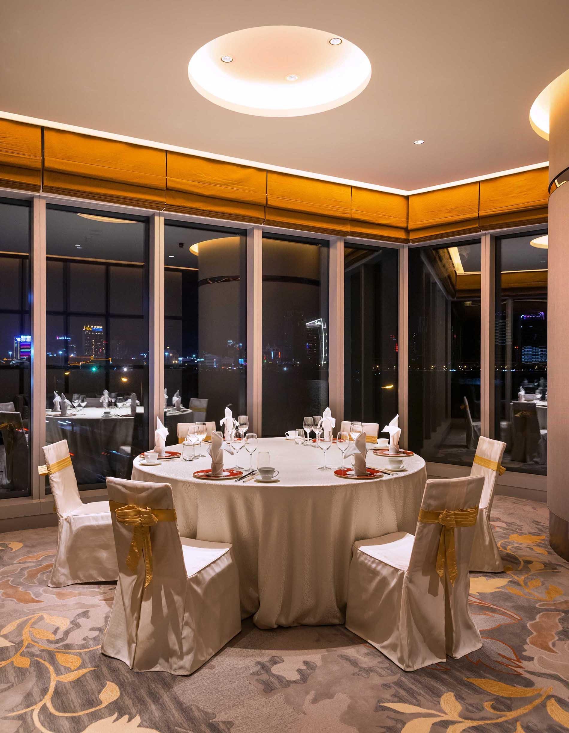 Crowne Plaza Macau By Ihg Hotel Ngoại thất bức ảnh The Club Lounge at the 39th floor